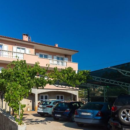 Apartments Bonifacic Пунат Экстерьер фото