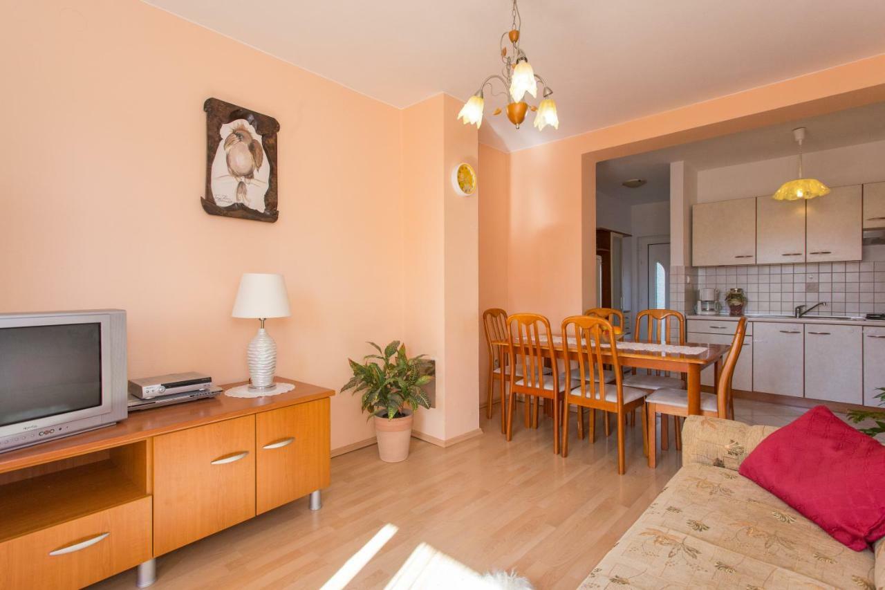 Apartments Bonifacic Пунат Экстерьер фото