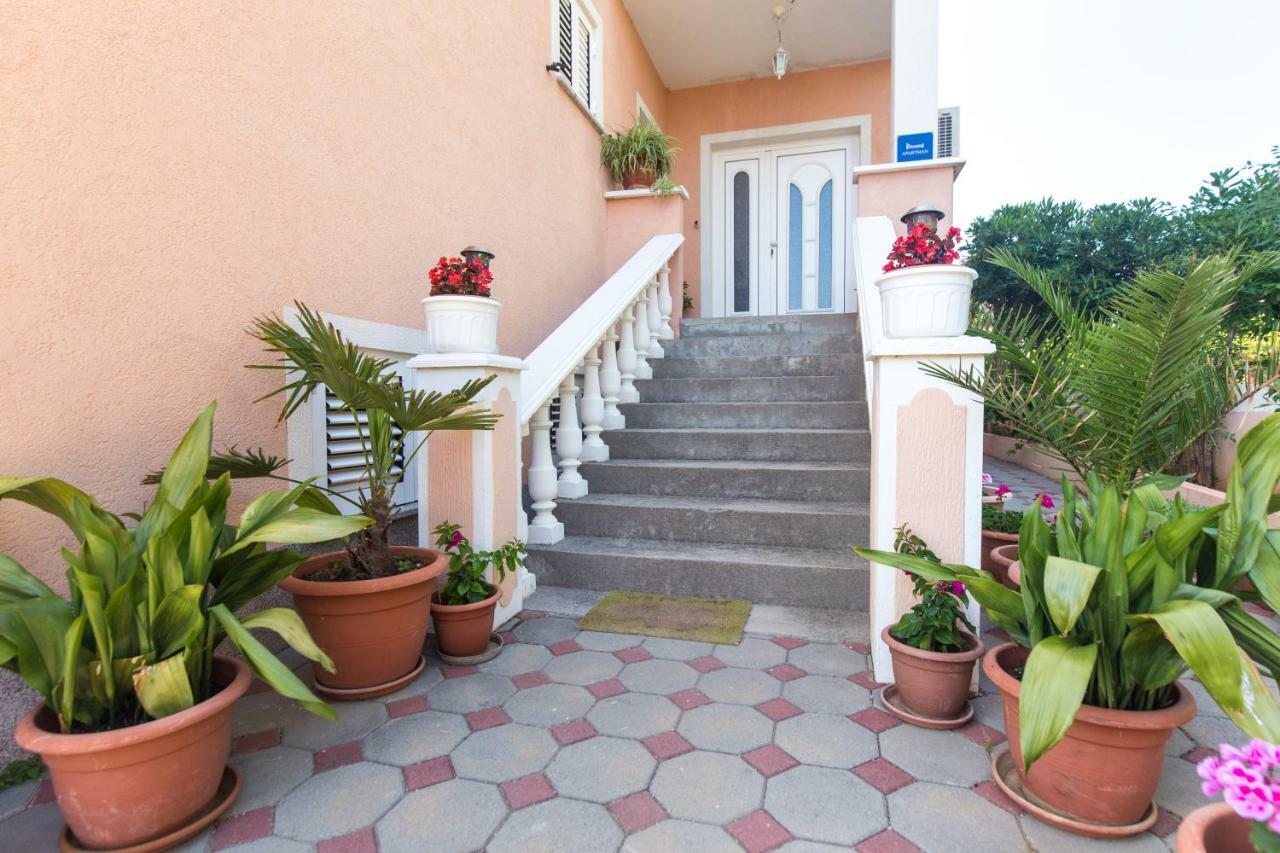 Apartments Bonifacic Пунат Экстерьер фото