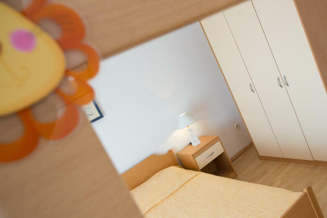Apartments Bonifacic Пунат Экстерьер фото